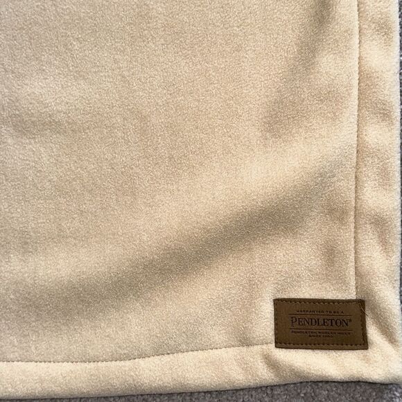 Pendleton Pet Throw Blanket! - Picture 3 of 6
